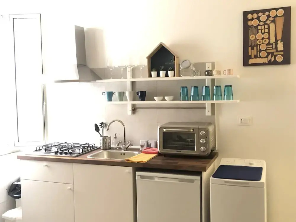 21 Holiday House