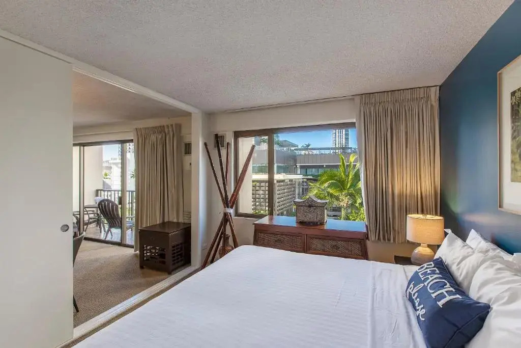 2140 Kuhio Ave #607
