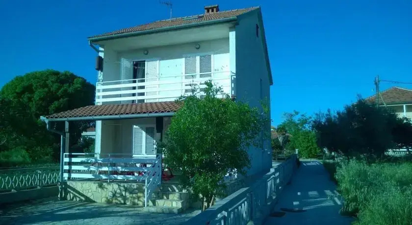 Mateo House