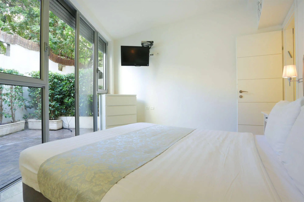 Sea Land Suites - by Echo Hotels