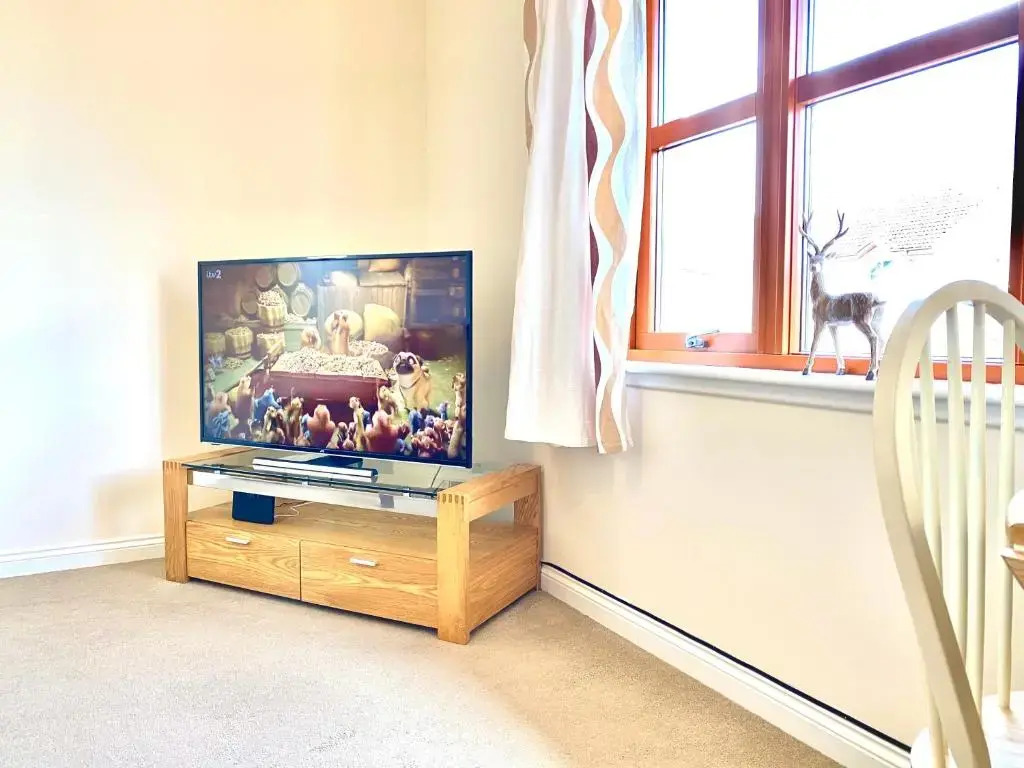 100 Thornhill Drive, Elgin (Adults Only)