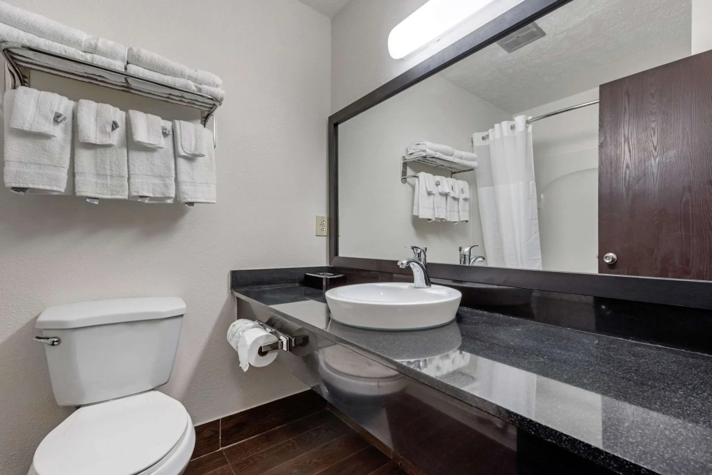 Quality Inn Coraopolis - Pittsburgh Airport