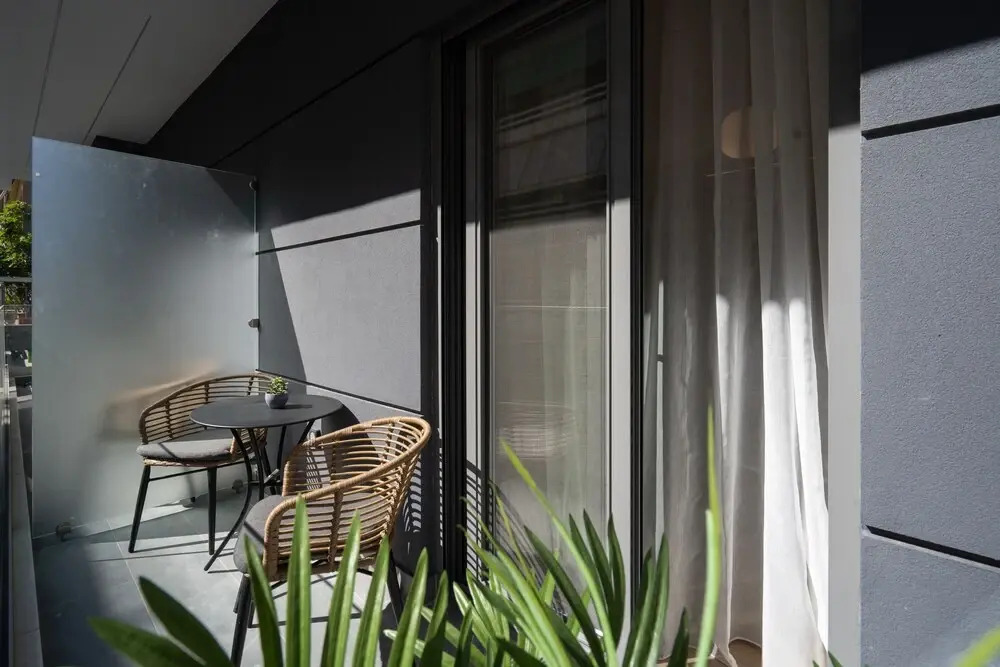 IO SUITES