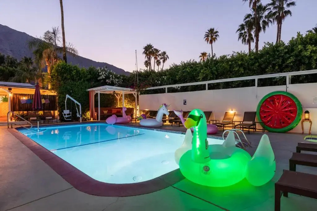 Float Palm Springs