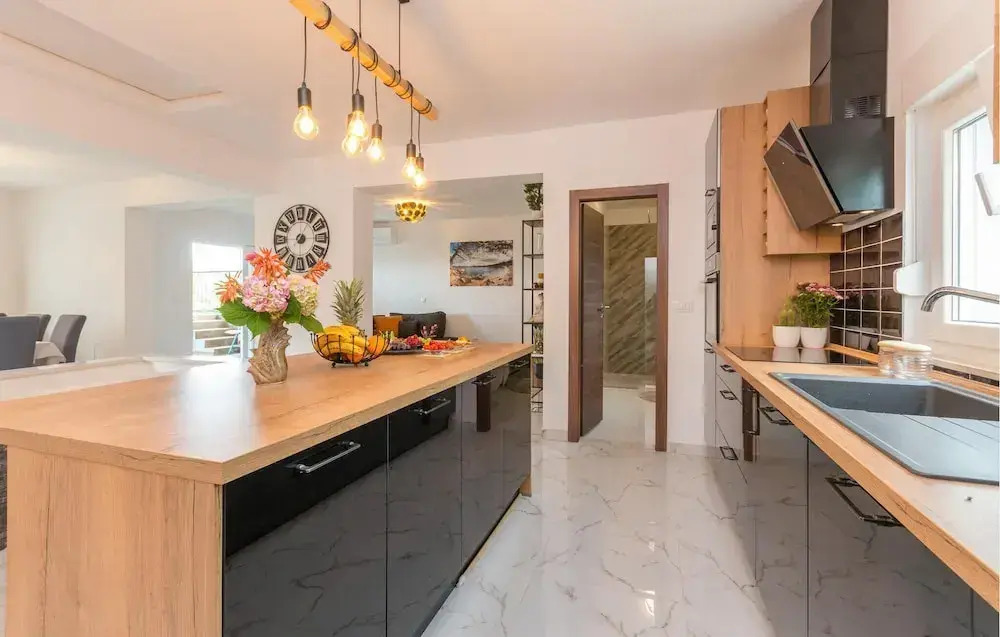 Beautiful Home in Gorica With 4 Bedrooms, Wifi and Outdoor Swimming Pool