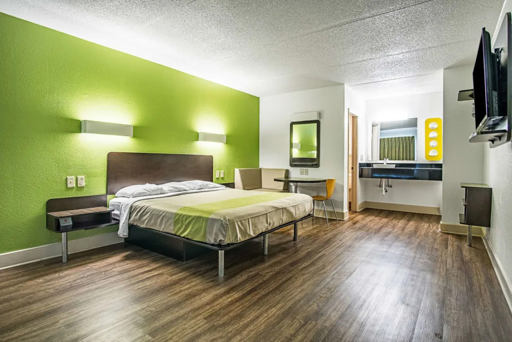 Motel 6 Manchester TN