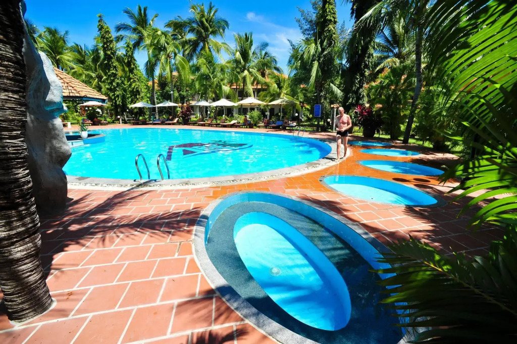 Four Oceans Beach Resort - Bon Bien Mui Ne