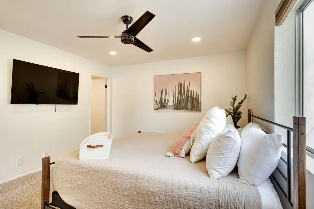 Pool, Grill & Fire Pit: Pet-friendly Arizona Home