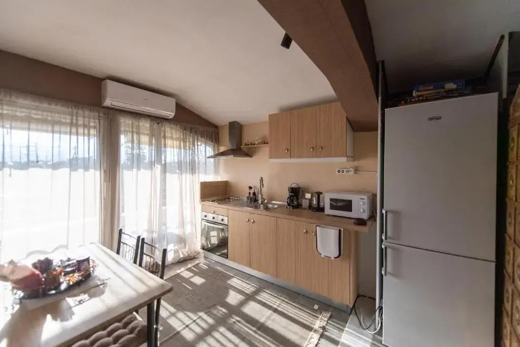 House Nefeli