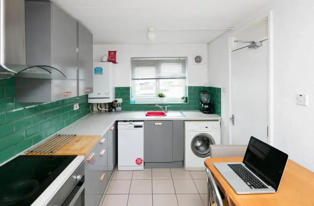 New Cross Mews - NHS STAFF-Contractors welcome 7 Beds 2 Bathrooms-free parking