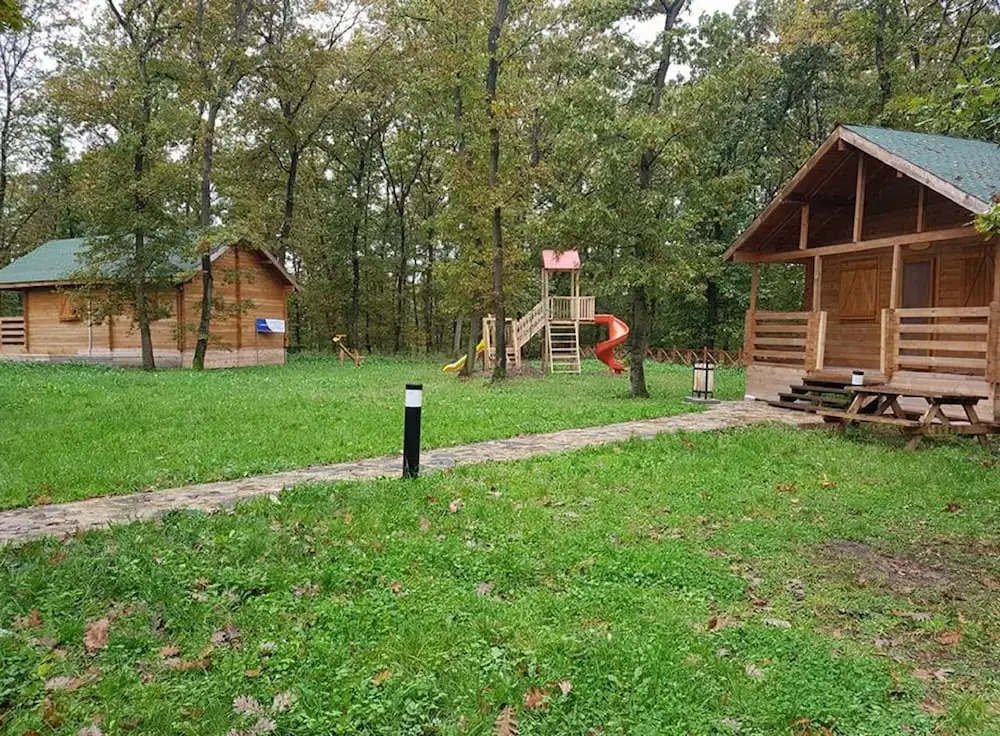 Sakarya Il Ormani Tabiat Parki Konaklama Evleri
