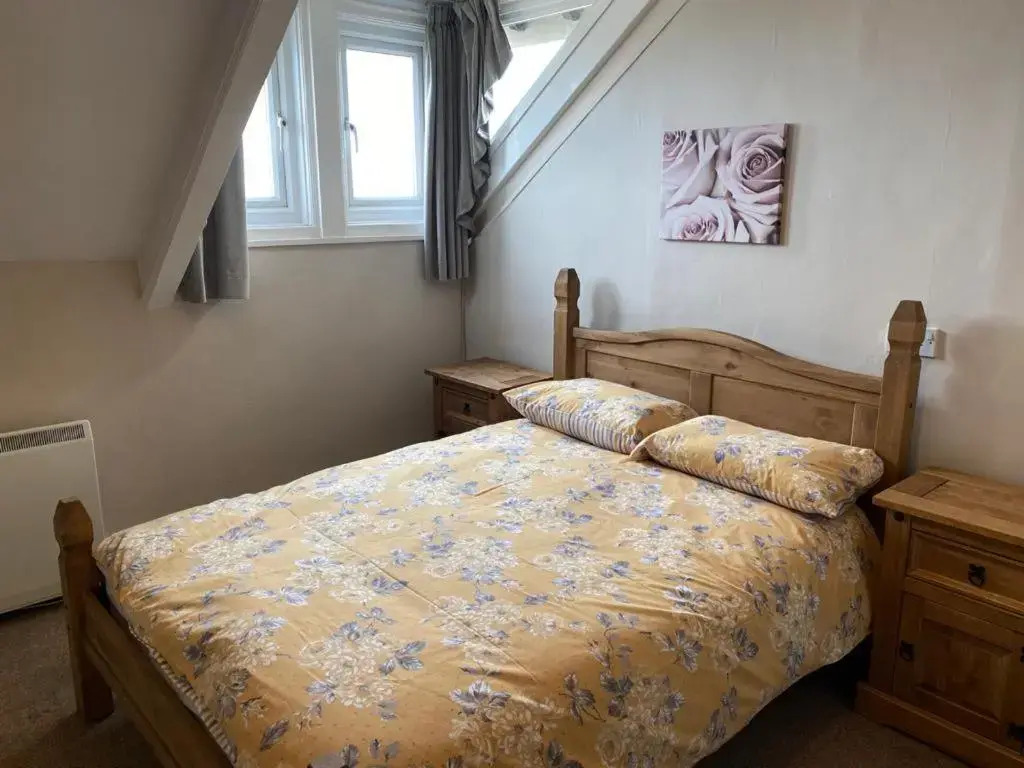 Apartment 4, Crescent Avenue