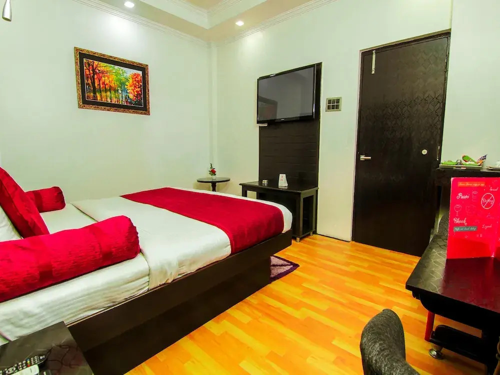 OYO 9242 Le-Leisure Hotel