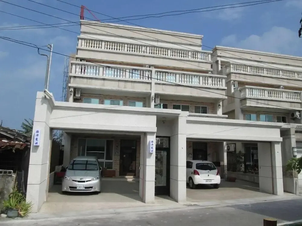 五葉松民宿-電梯民宿 近慈濟中小學及慈科大及人社院