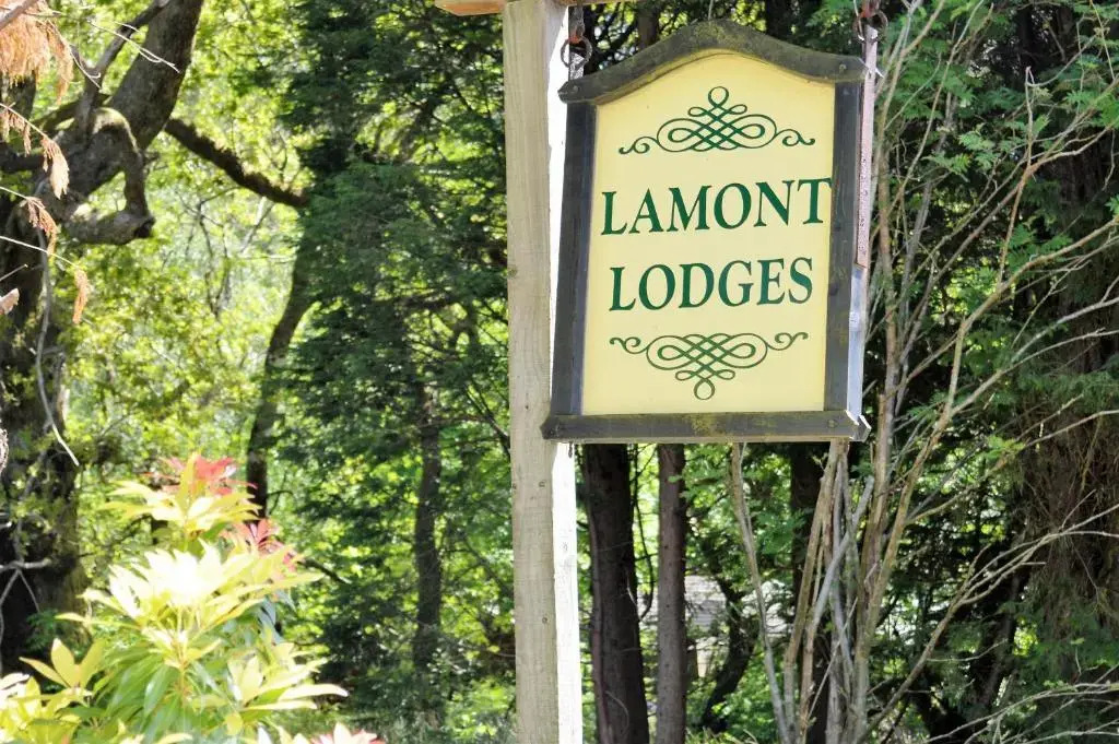 18 Lamont Lodges