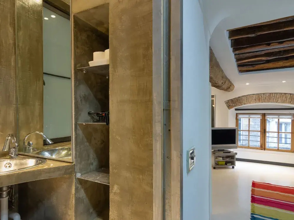 Picturesque Apartment in Genova With Balcony