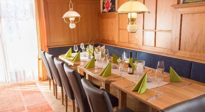 Hotel Dorfcafe Unken