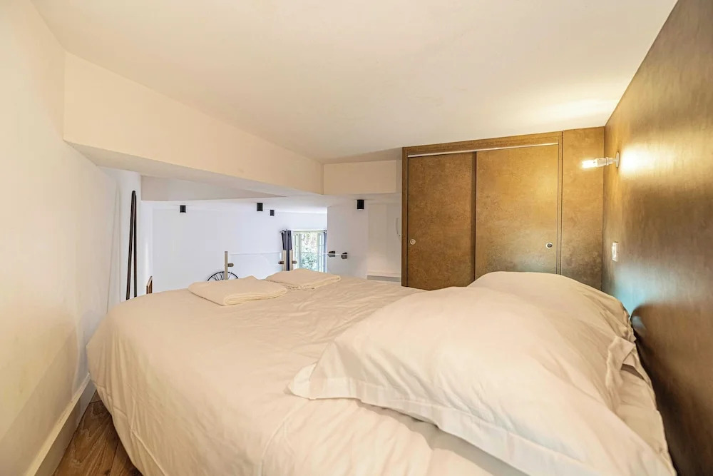 A/C Mezzanine Apt 1BR/2P - Place Garibaldi