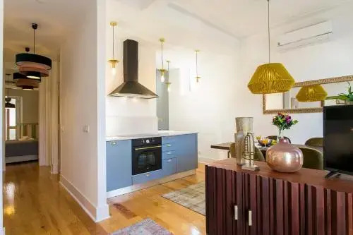 2 Beautiful Suites Upscale Flat Embracing Tejo!