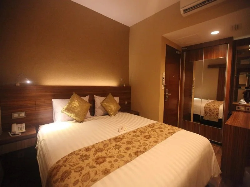 511 Ideal Stay Hotel