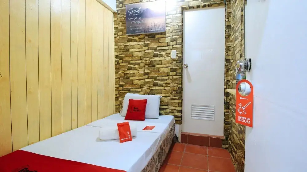 Joy Hostel by RedDoorz