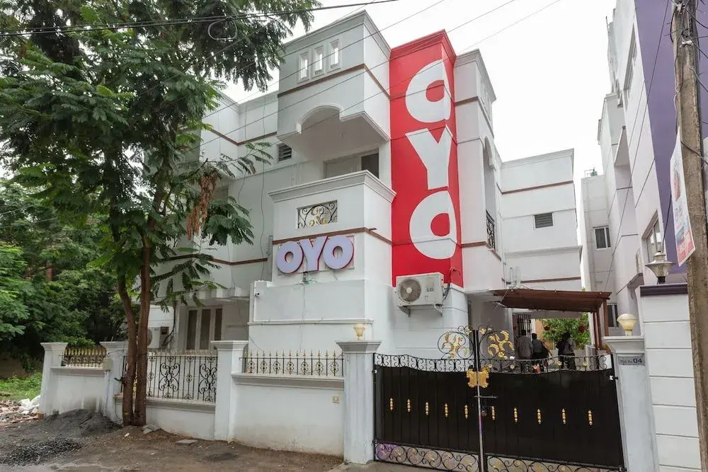 Oyo 18734 Vivin Park