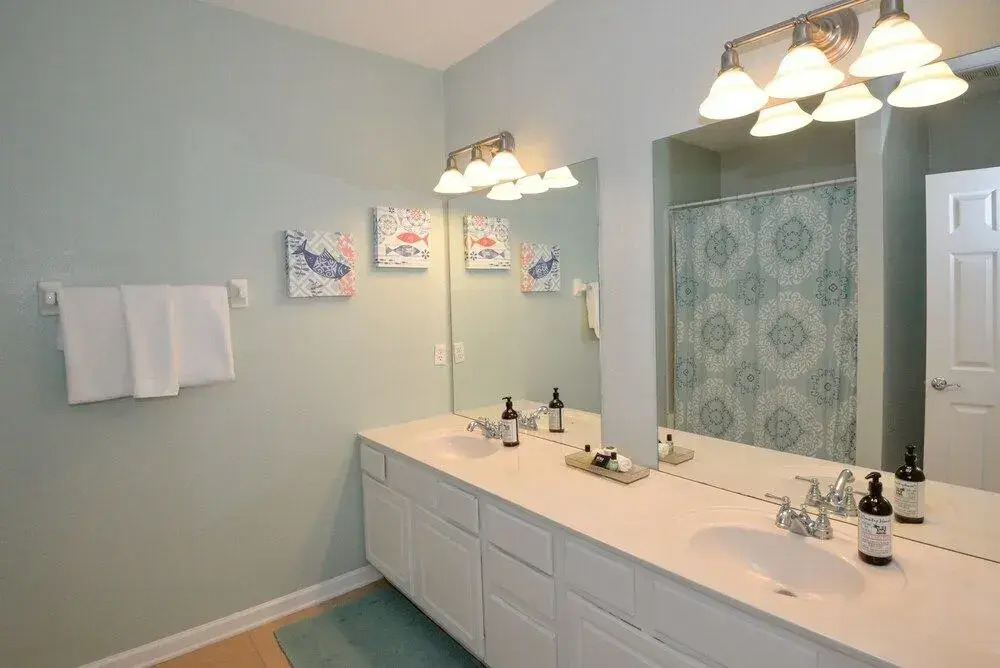 Oasis Escape Townhome 3 Bedroom Condo by Redawning