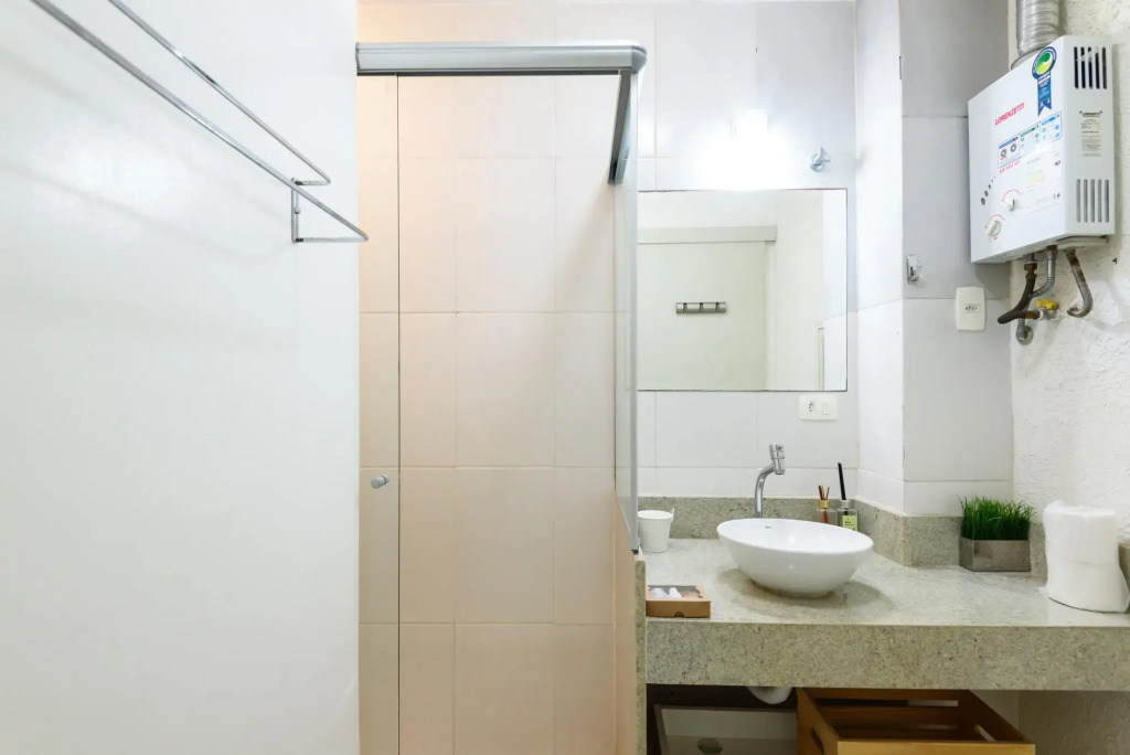Apartment Leblon 2 Bedrooms Well Decorated Space and in Great Location Cavirio Cg103