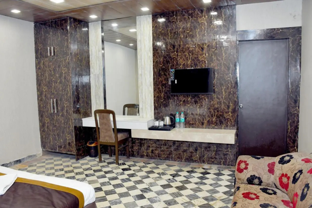 Hotel Aalishan Garden