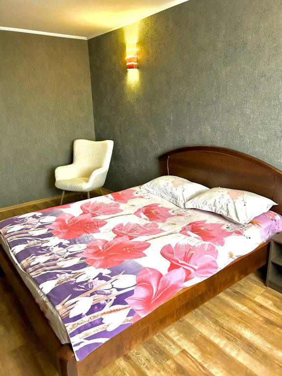 Status Apartment