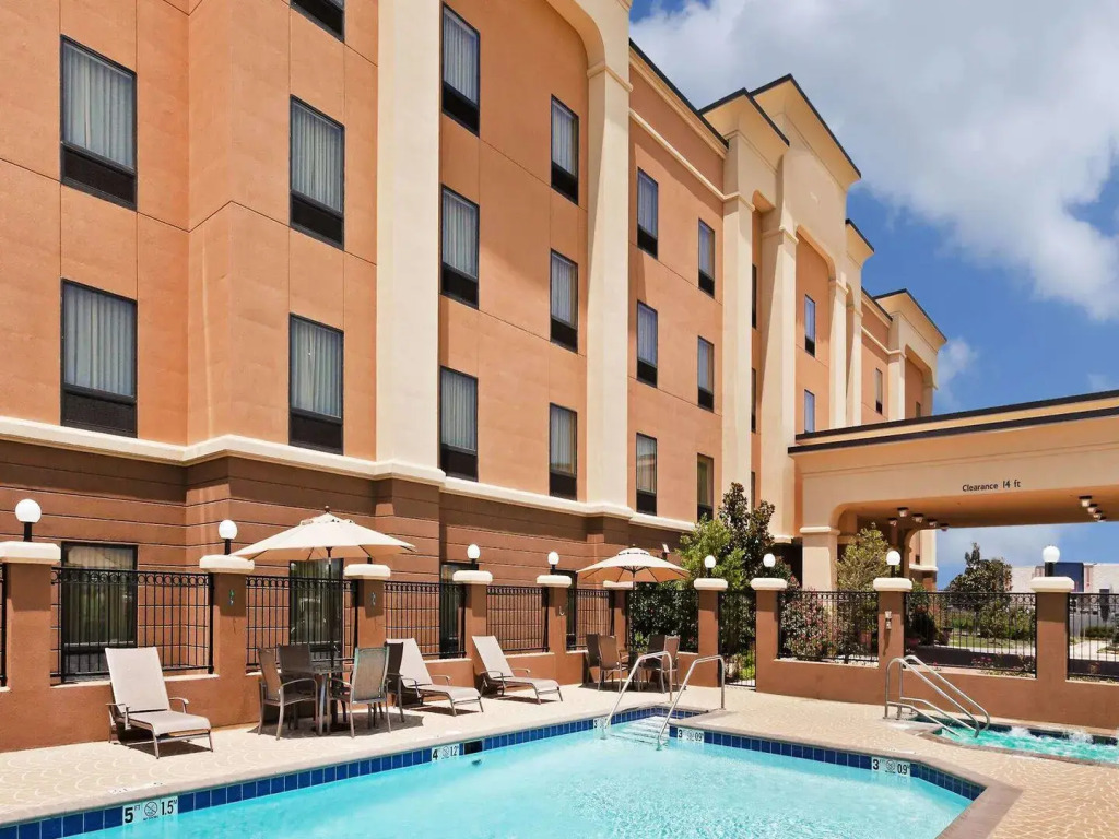 Durant Inn & Suites