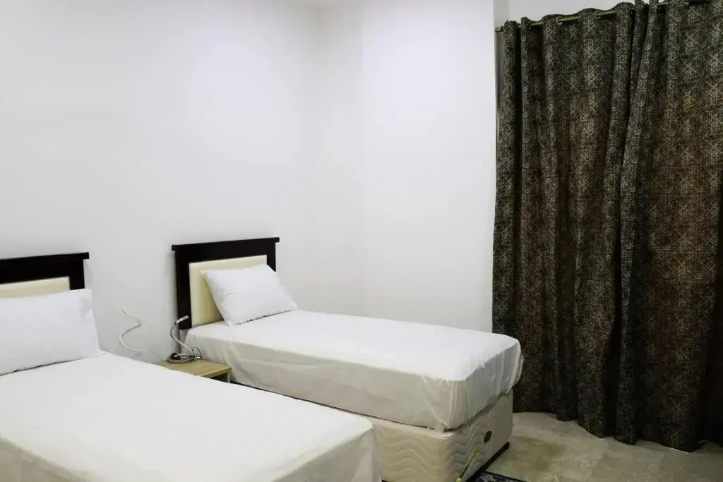 Serviced 2 bedroom apartment , with lovely view.
