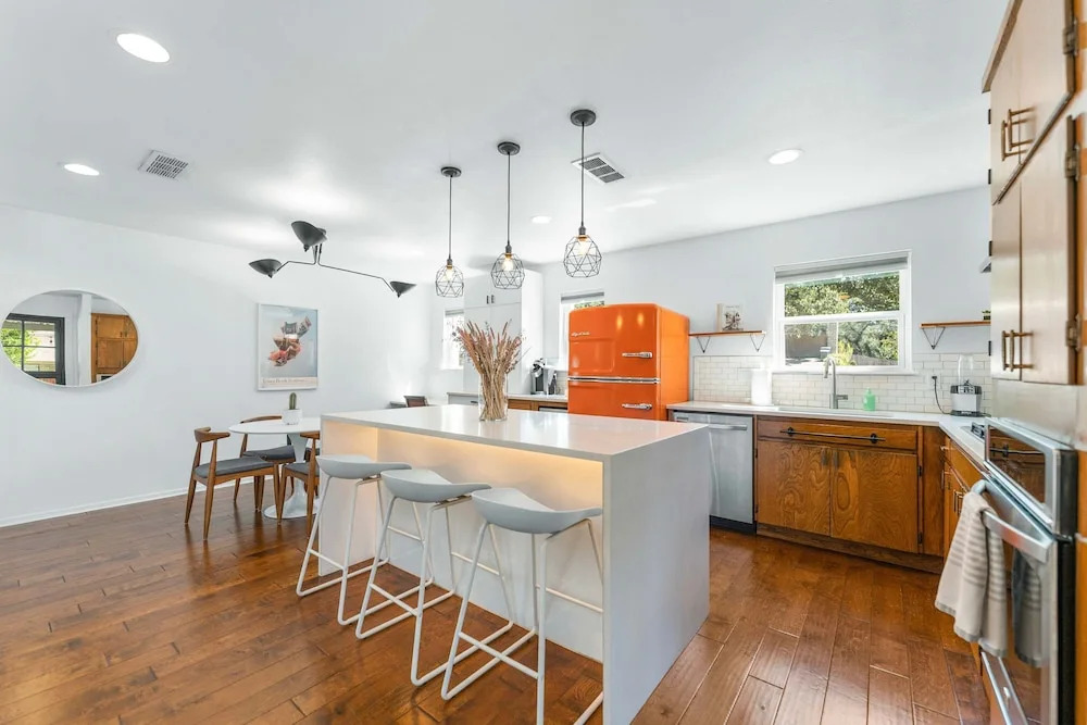 Close to Domain DT Shopping Chic Serene 3BR