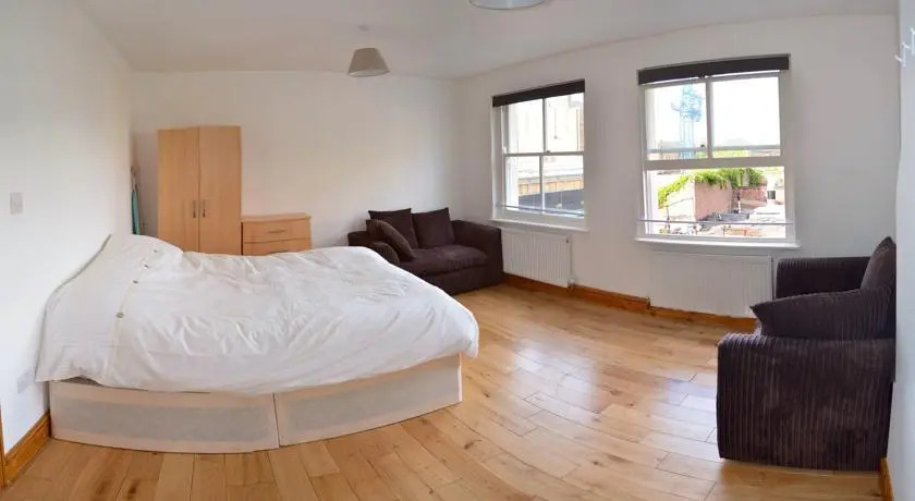 B&B Smart City of London
