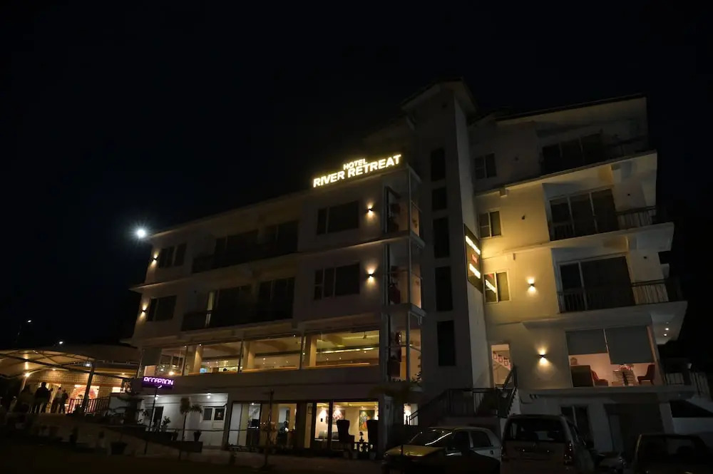 Hotel River Retreat