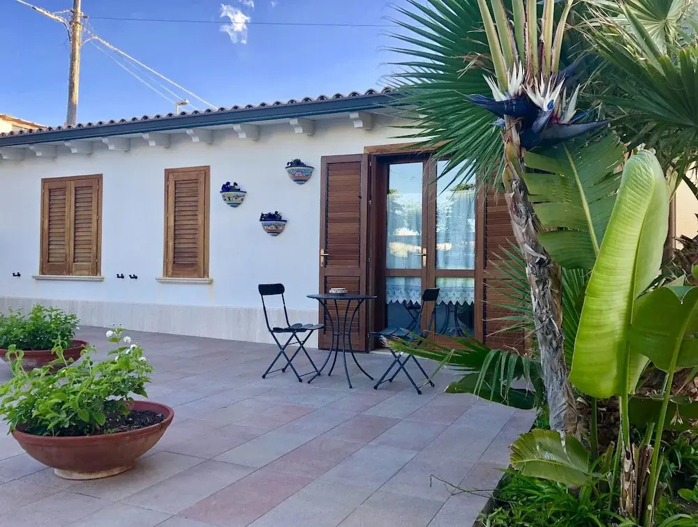 Dune Home, Beachfront Home With Three Bedrooms 9 PAX