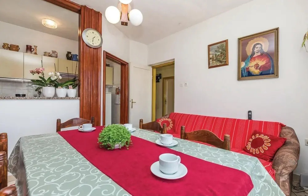 Amazing Home In Kampor With Wifi