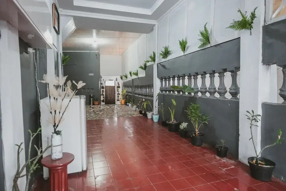 RedDoorz @ Jalan Monjali