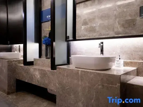 Zixuan Holiday Hotel