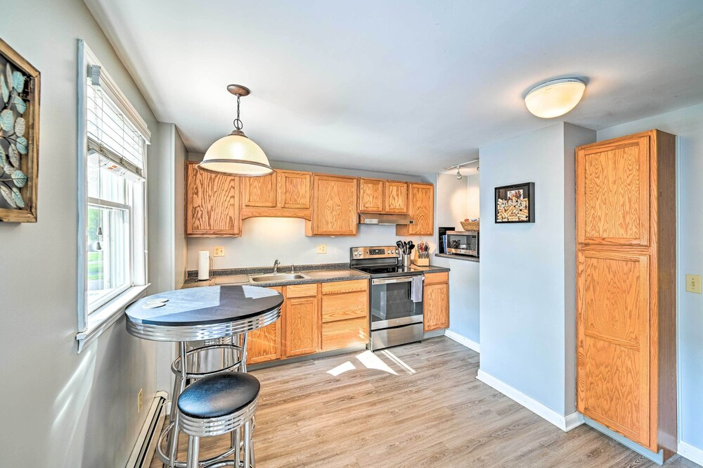 Cozy + Walkable Delmar Getaway w/ Fire Pit!