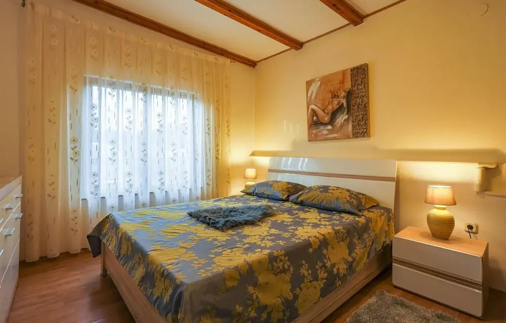 Beautiful Home in Fazana With Wifi, 5 Bedrooms and Outdoor Swimming Pool
