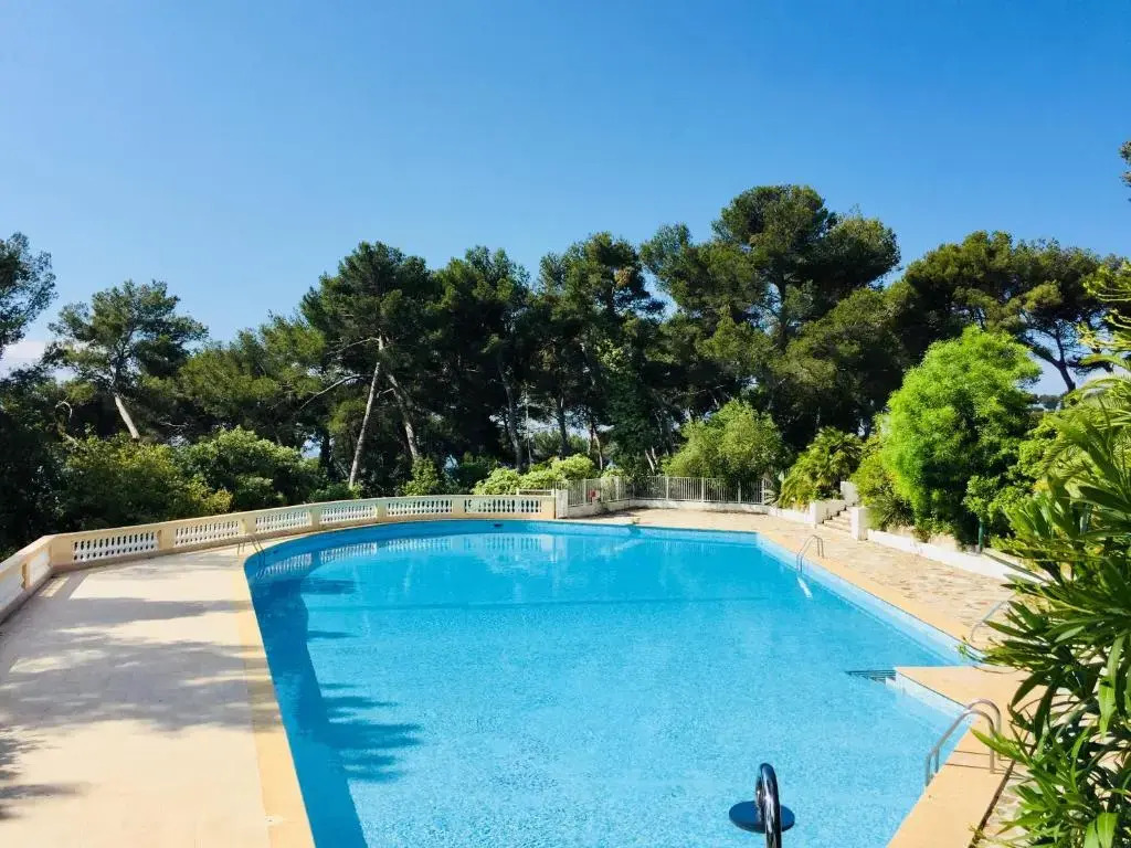Studio 4 personnes avec piscine, tennis