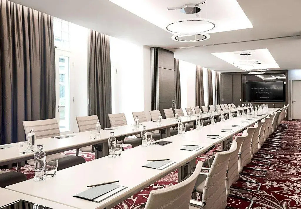 Roomers Berlin Steinplatz, Autograph Collection