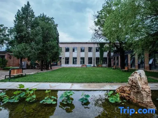 Zhenshun Yunfang Tangquan Art Hotel