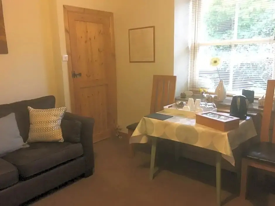 Garth Engan B&B with private lounge