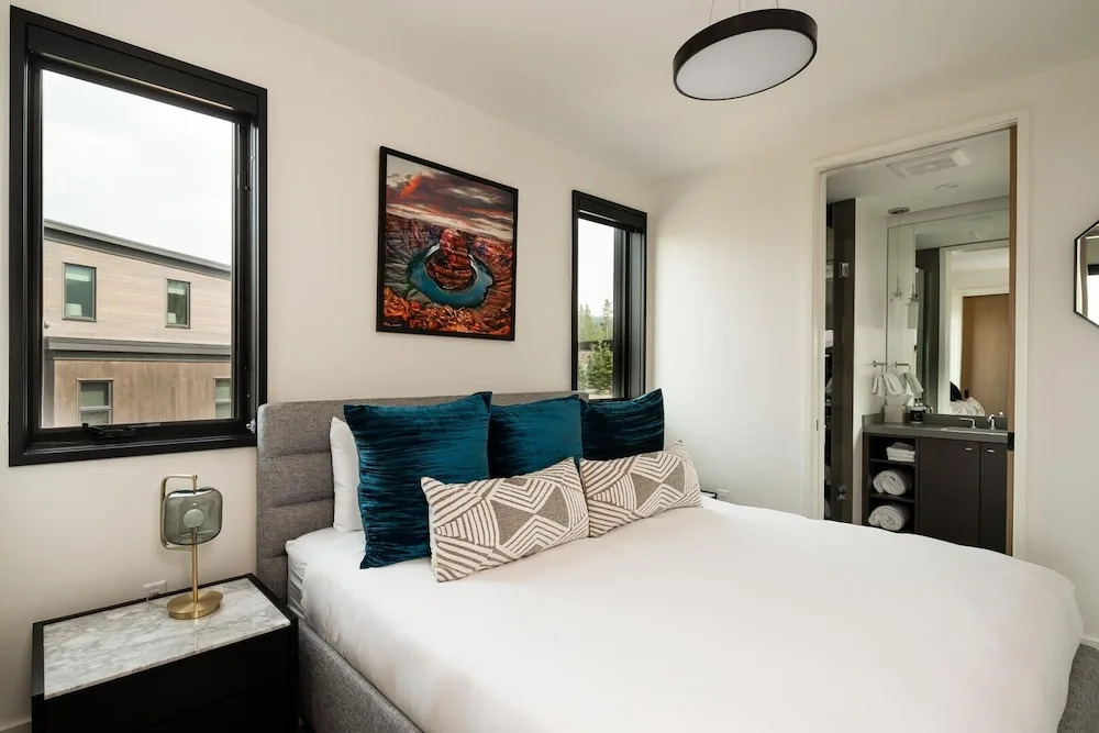 12a Treeline 5 Bedroom Townhouse by Moonlight Basin Lodging