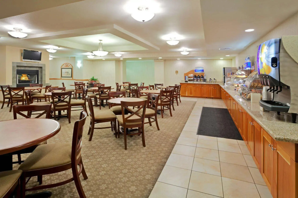 Holiday Inn Express & Suites Lacey - Olympia by IHG