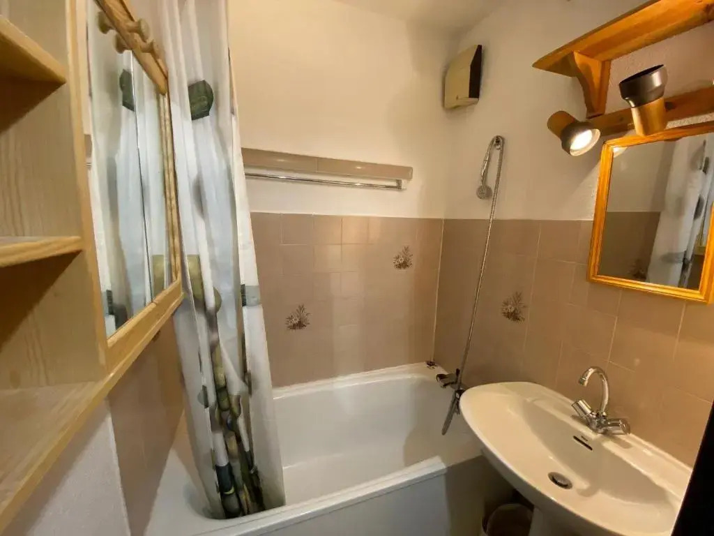 Appartement La Clusaz, 2 pièces, 6 personnes - FR-1-459-34