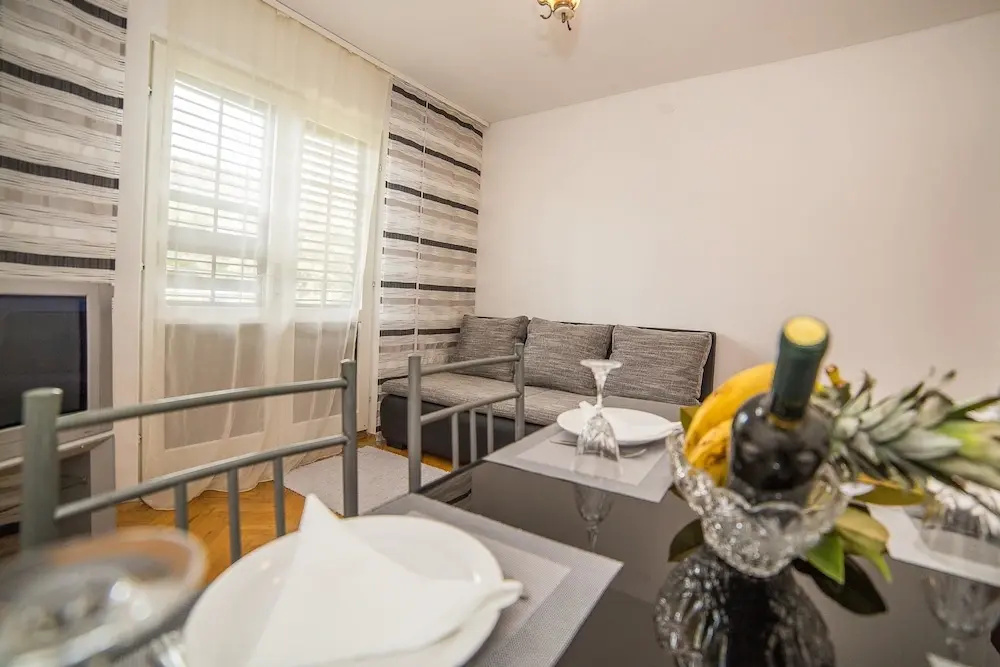 Apartments Jako