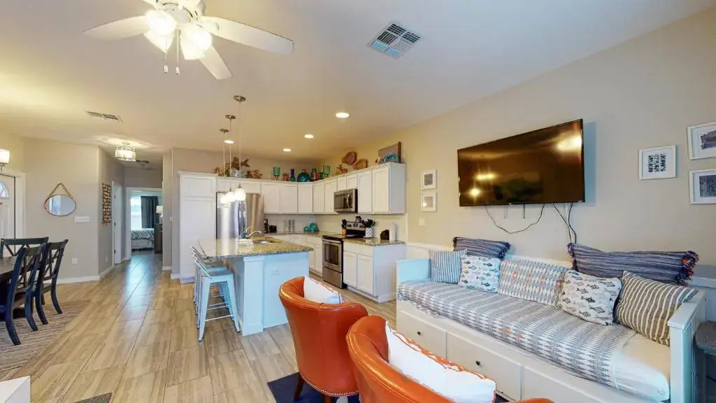 BC508 Townhome with Beach Inspired Decor, Heated Pool with Water Slide